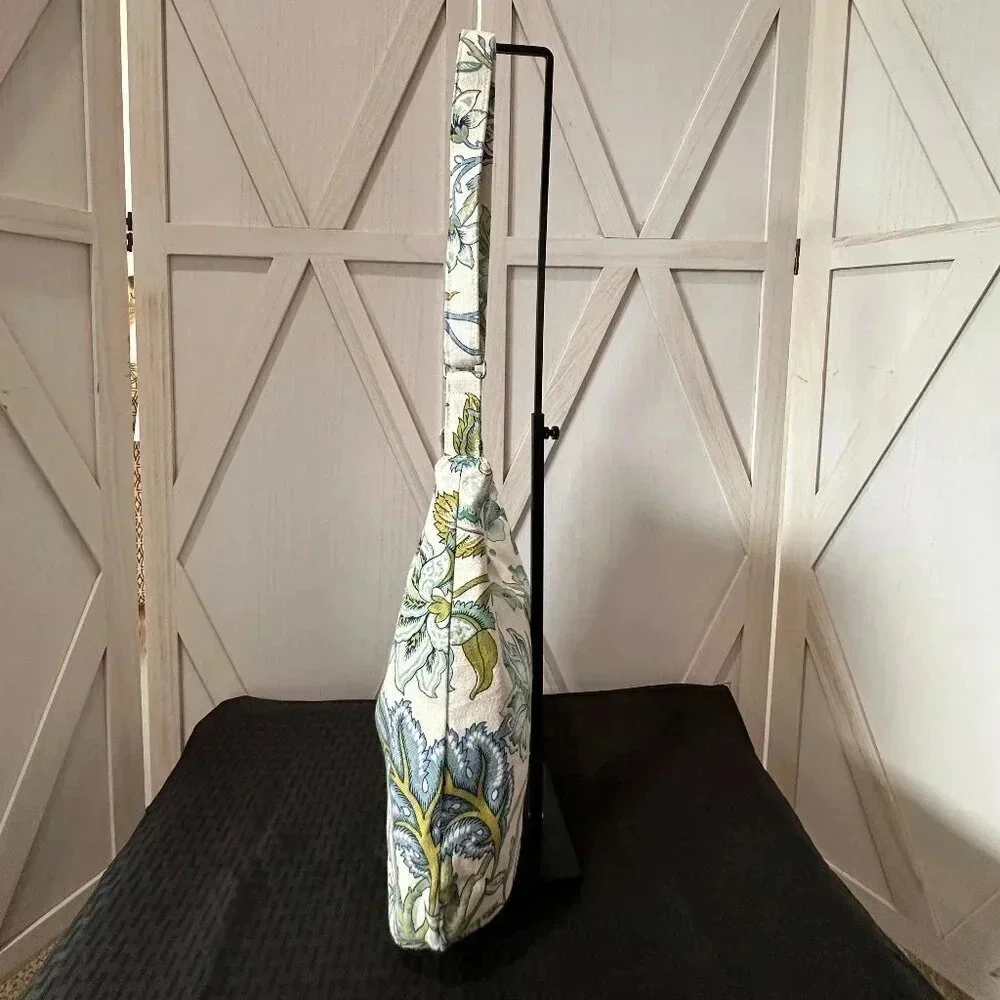 Lireca Medium Floral Print One Handle Hobo Bag